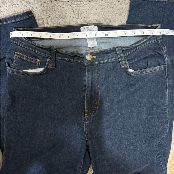Judy Blue Blue Jeans - Picture 5 of 5